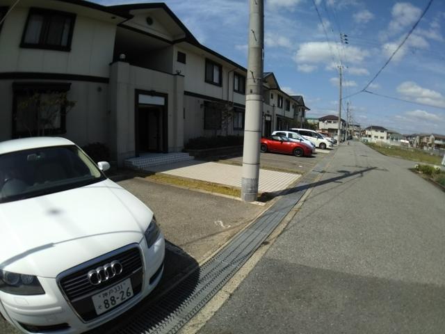 グリーンハウス新伊丹（207） 駐車場