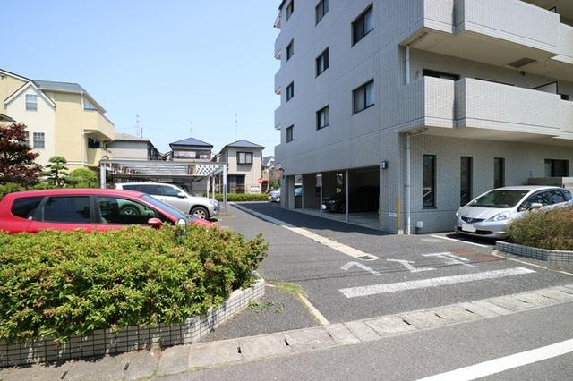 クリスタル（501） 駐車場