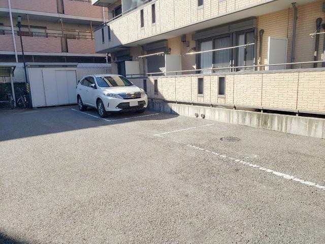 サザングレイス（205） 駐車場