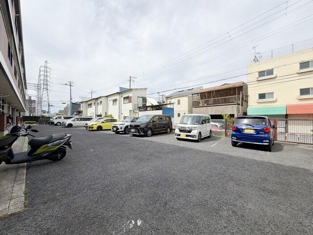 武庫リバーハイツ西野（301） 駐車場