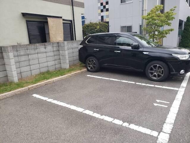 グランメール　タカミ（303） 駐車場