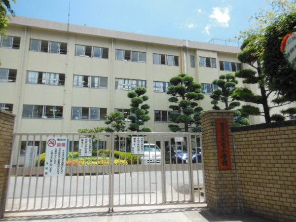 福岡市立三宅小学校：1124m
