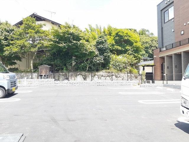 ソレアード　ヴィラ（102） 駐車場
