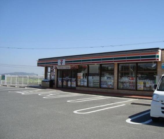 セブンイレブン福岡元浜1丁目店：687m