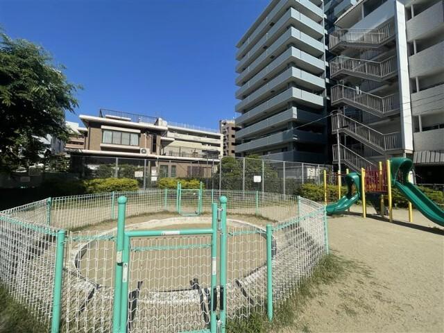 西新公園：80m