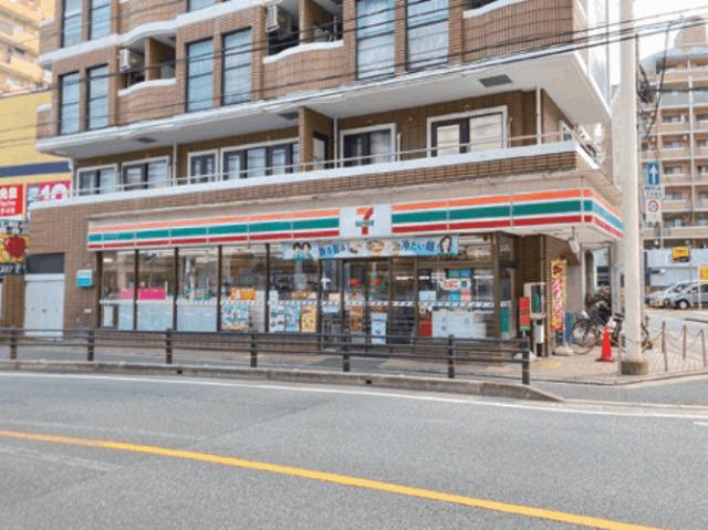 セブンイレブン福岡大橋駅西店：274m