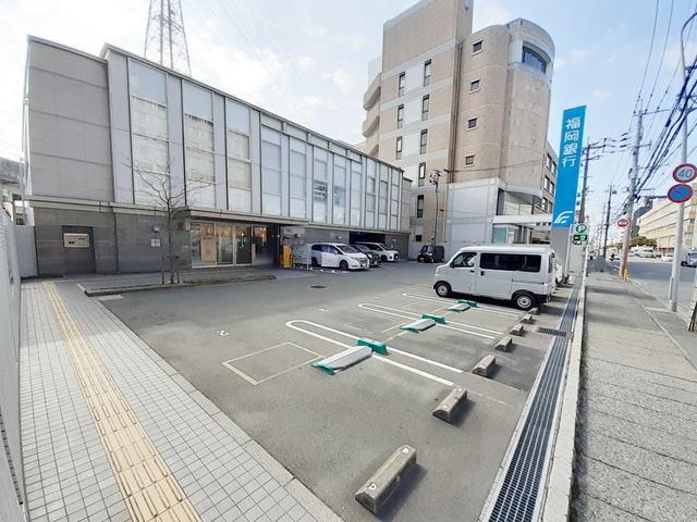 福岡銀行福岡流通センター支店：450m