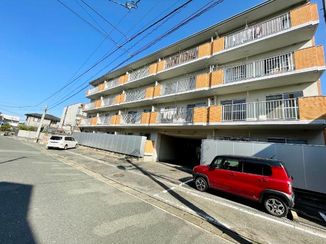 レジデンス政喜（0201） 駐車場