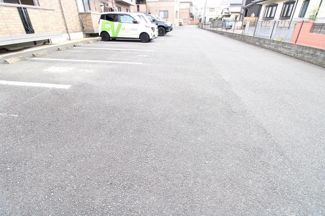 パークハイム皿山　A棟（203） 駐車場