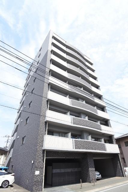 モダンでシックな外観