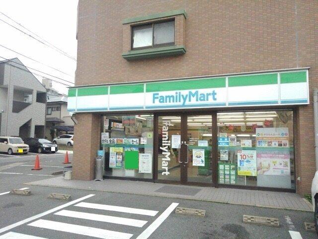 ファミリーマート唐原７丁目店：650m