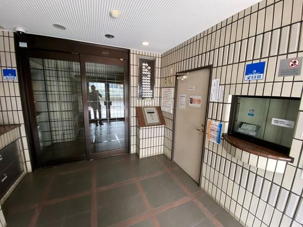 ライオンズマンション三萩野 エントランス