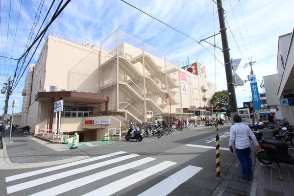 イズミヤ昆陽店：810m