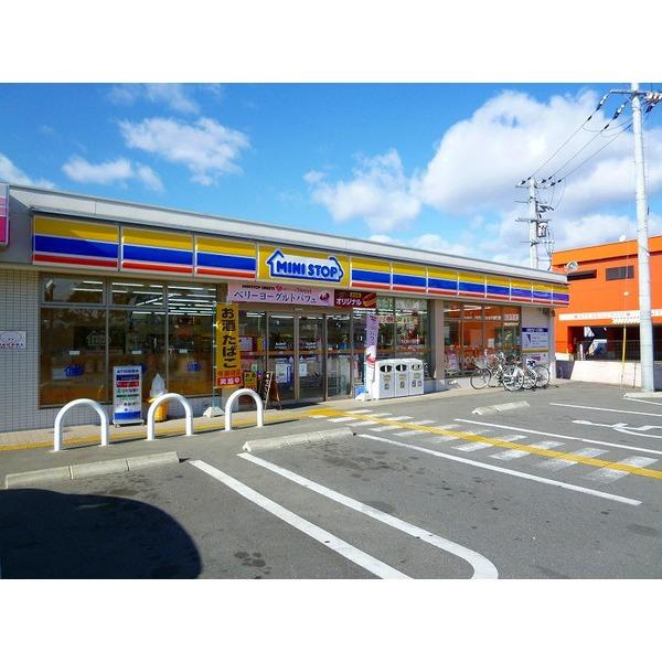 サンクス伊丹野間店：96m