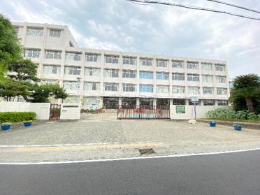 兵庫県立伊丹西高校：1638m