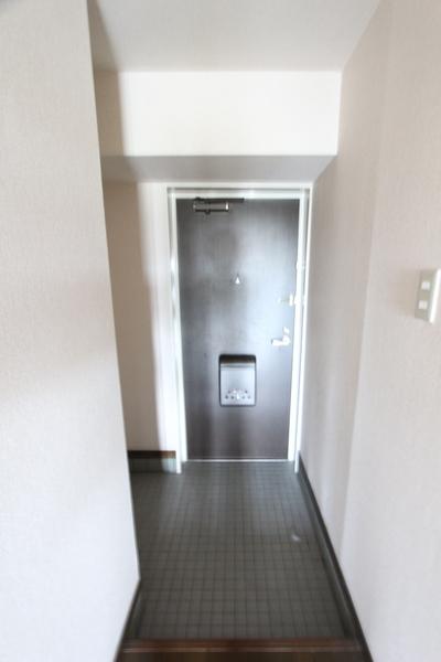 ハイネスコート 玄関