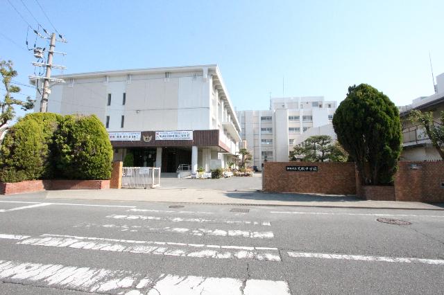 伊丹市立荒牧中学校：449m
