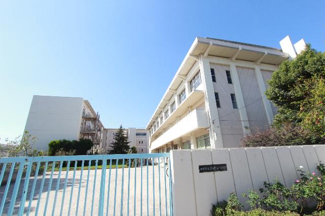 伊丹市立鈴原小学校：771m