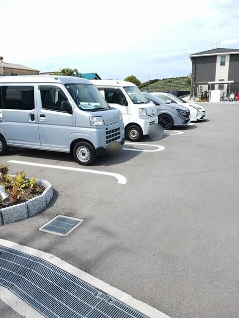 パーク・エノコダ（202） 駐車場