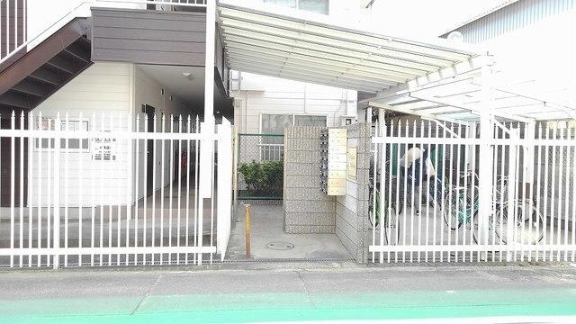 ハイツホリデー（106） エントランス
