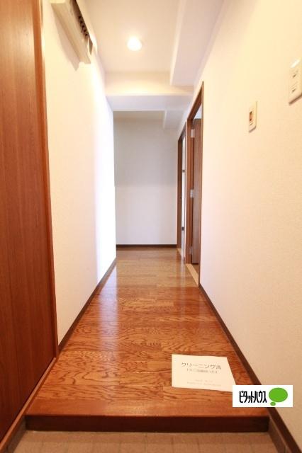 ボンヌール伊丹（302） 玄関