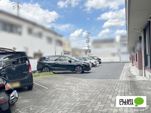 武庫リバーハイツ西野（301） 駐車場