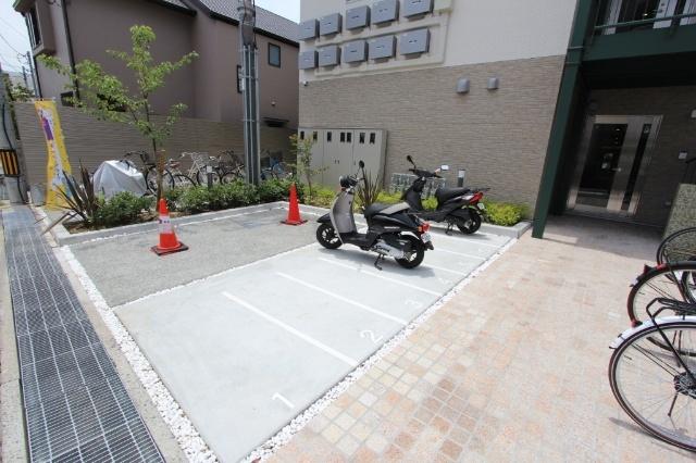 ピースマイルカーサバラ公園 駐車場