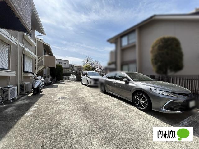 メゾンアベニール（202） 駐車場