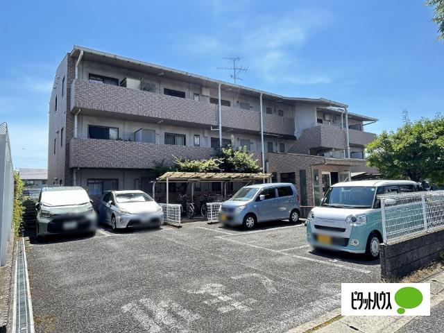 フルール南鈴原（302） 駐車場