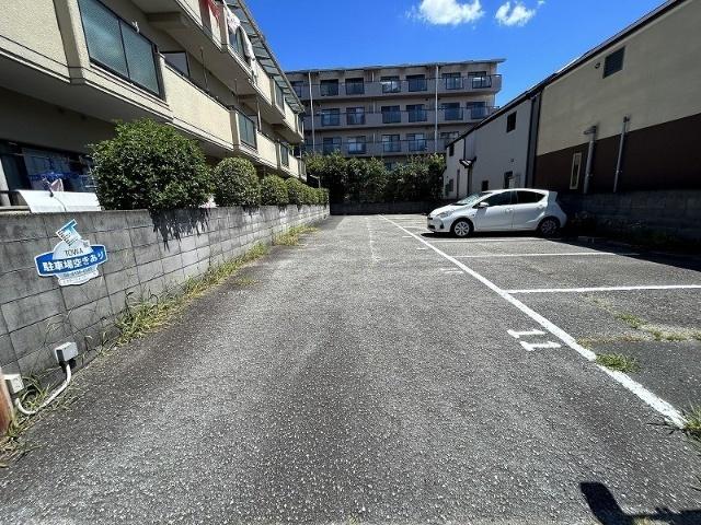 フェリオ伊丹北 駐車場