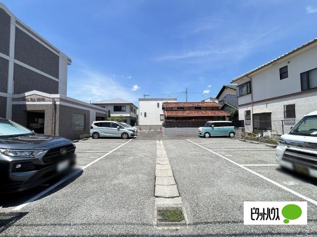 エステートプラザ中野 駐車場