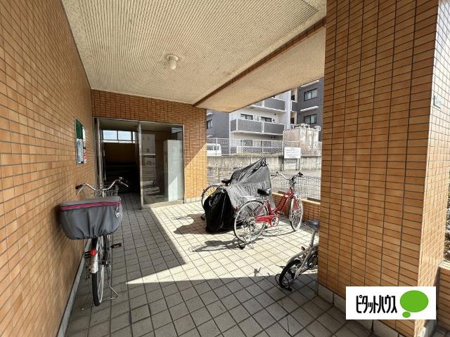 アースマンション 駐車場