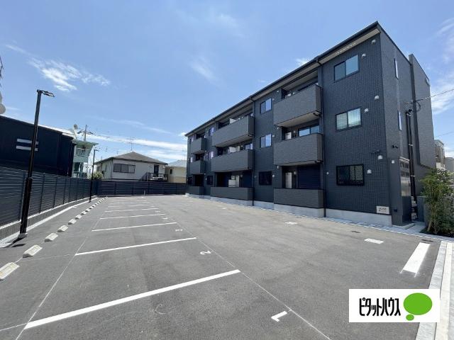 S-MAISON 駐車場