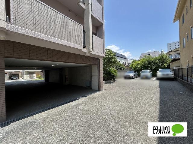 パレステージ伊丹宮ノ前（1002） 駐車場