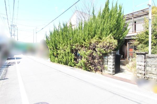 南側公道約5.8mに面した、間口の広い土地です♪