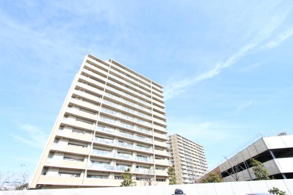 南西向きの棟にて、陽当たり通風良好です。