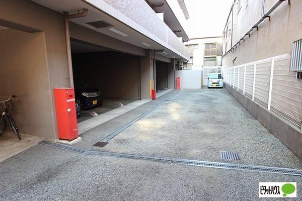 エステムコート伊丹 駐車場