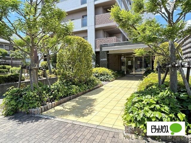 ロイヤルアーク伊丹 エントランス