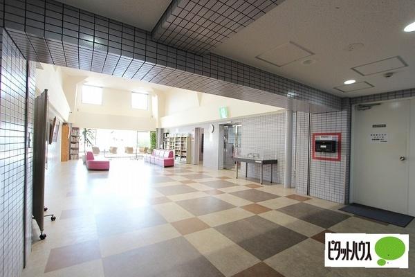 シャンテ川西 ロビー