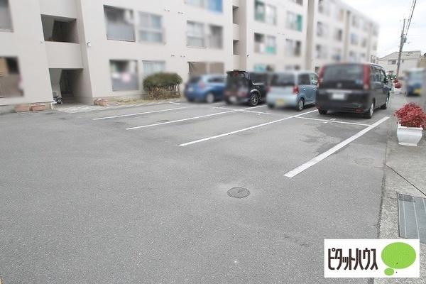 日生伊丹荻野コーポラス 駐車場