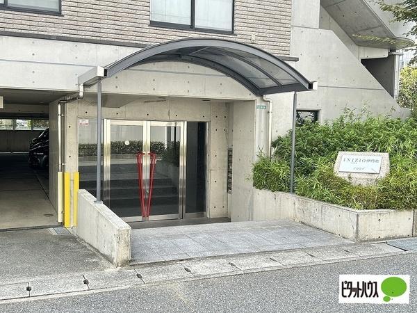 イニシオ伊丹北 エントランス