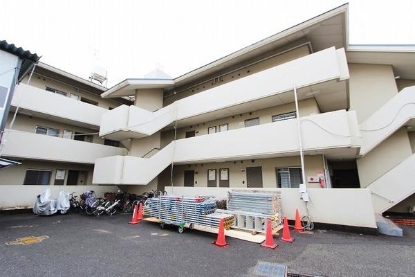 イスズハイツベル川西 外観