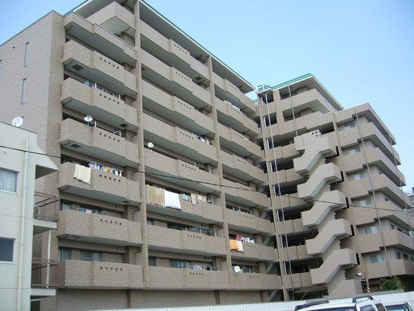 グローバル伊丹駅前 外観
