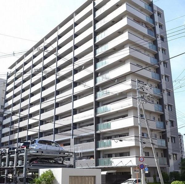グランスイート伊丹駅前ローレルステージ 駐車場