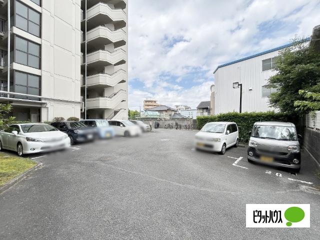 伊丹レックスマンション 駐車場