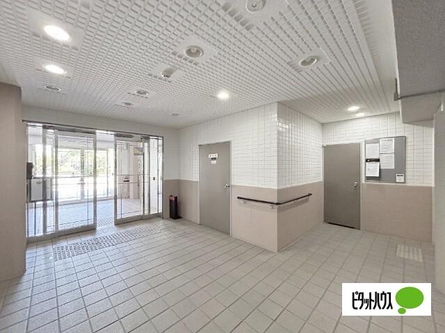 ユニライフ伊丹駅前 ロビー