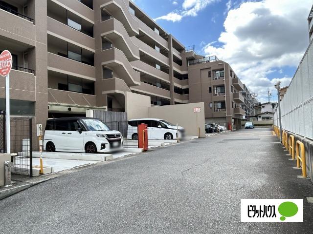 サントピア伊丹グランディール 駐車場