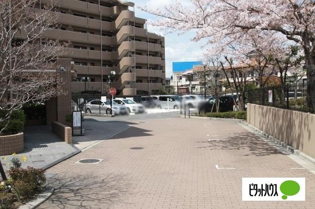 コスモ伊丹ガーデンズ 駐車場