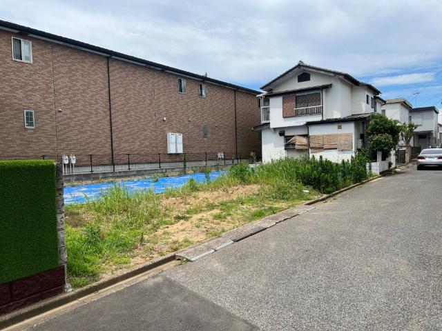 南東側から現地