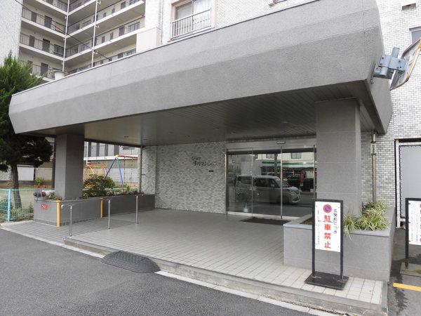 イトーピア市川マンション エントランス